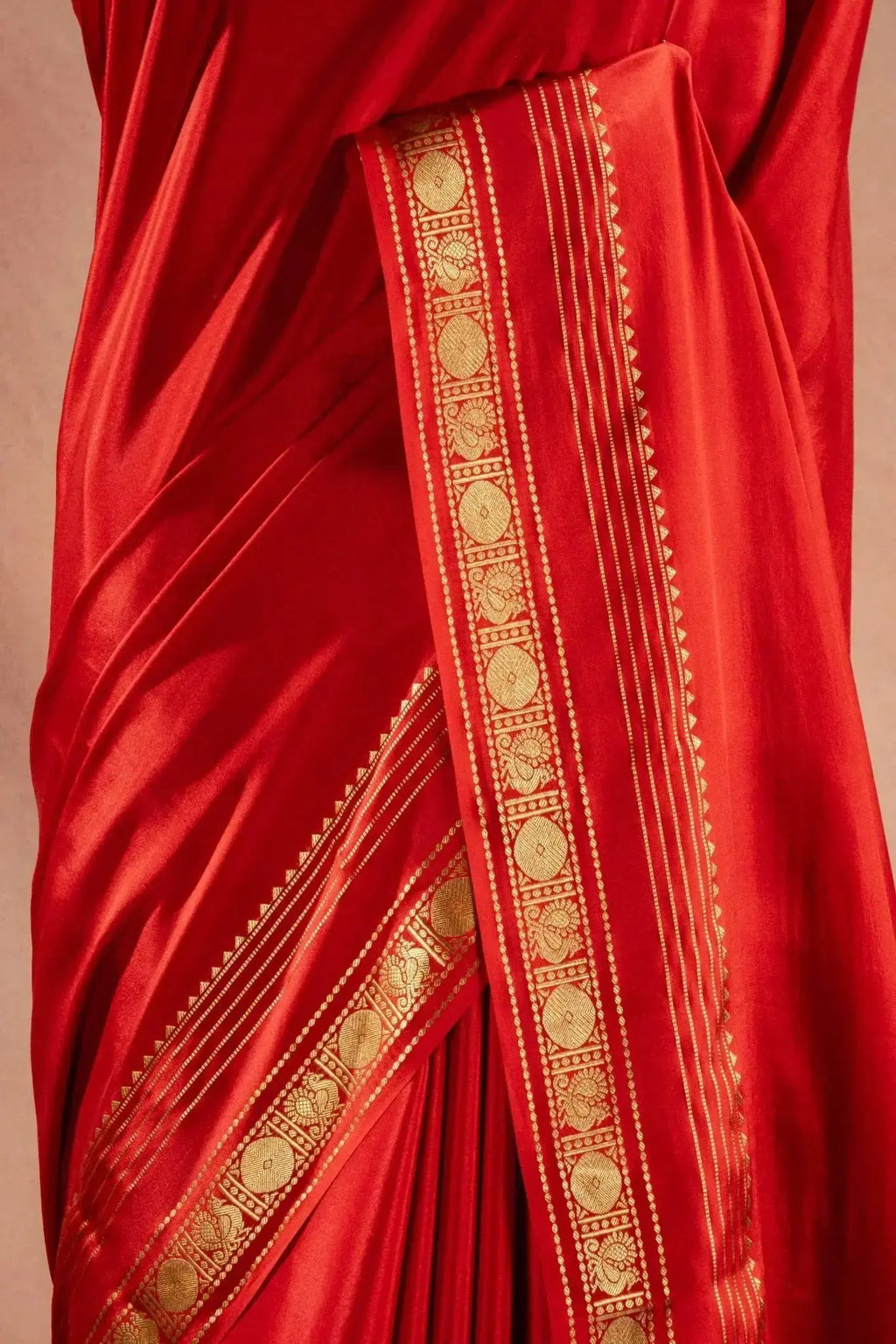 Red Crepe Saree with Rich Pallu that-saree-shop.myshopify.com