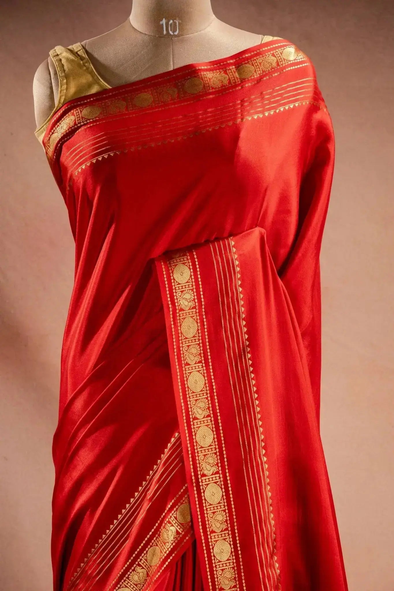 Red Crepe Saree with Rich Pallu that-saree-shop.myshopify.com