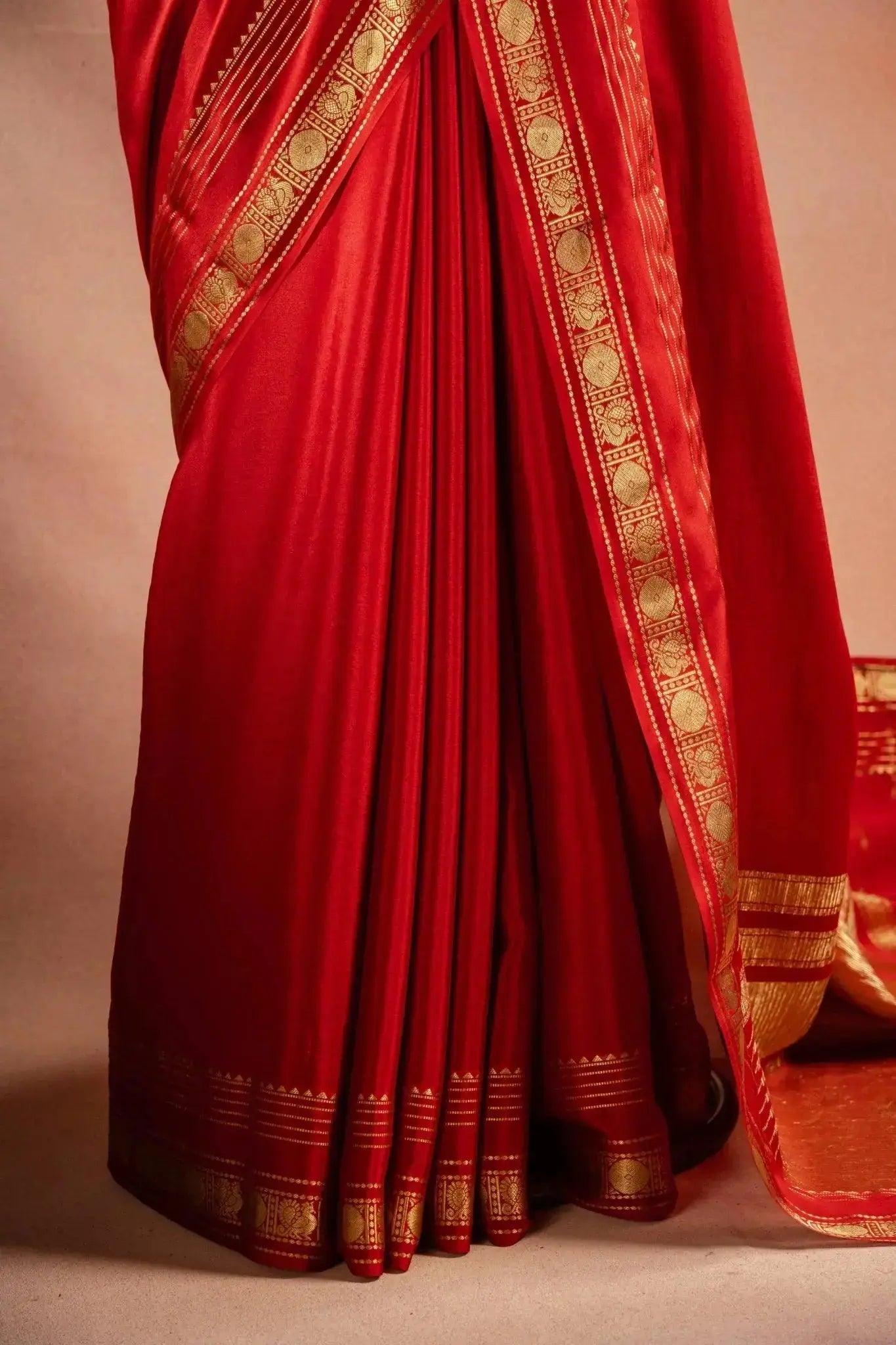 Red Crepe Saree with Rich Pallu that-saree-shop.myshopify.com