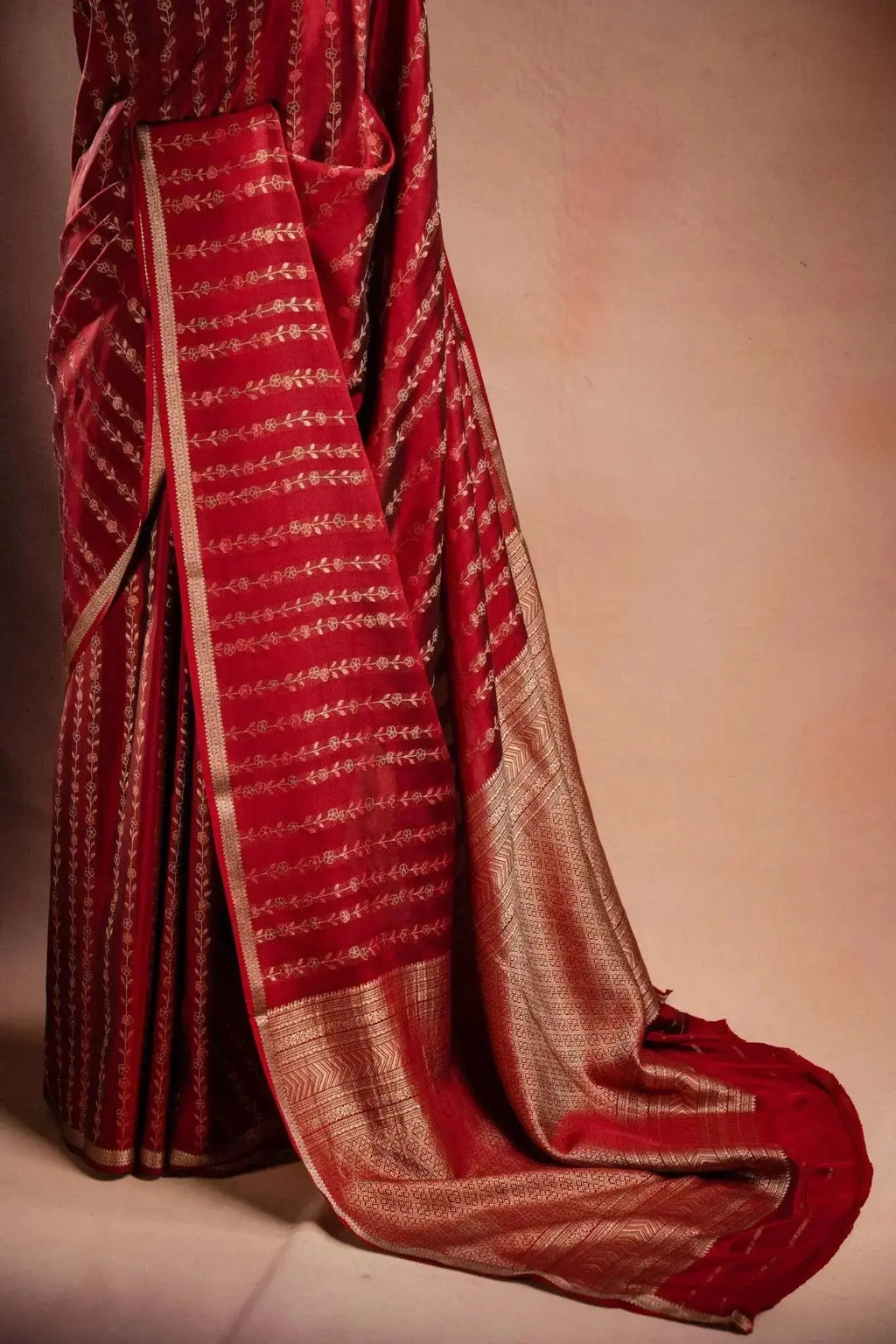 Red Crepe Silk Saree with Floral Zari Stripes that-saree-shop.myshopify.com