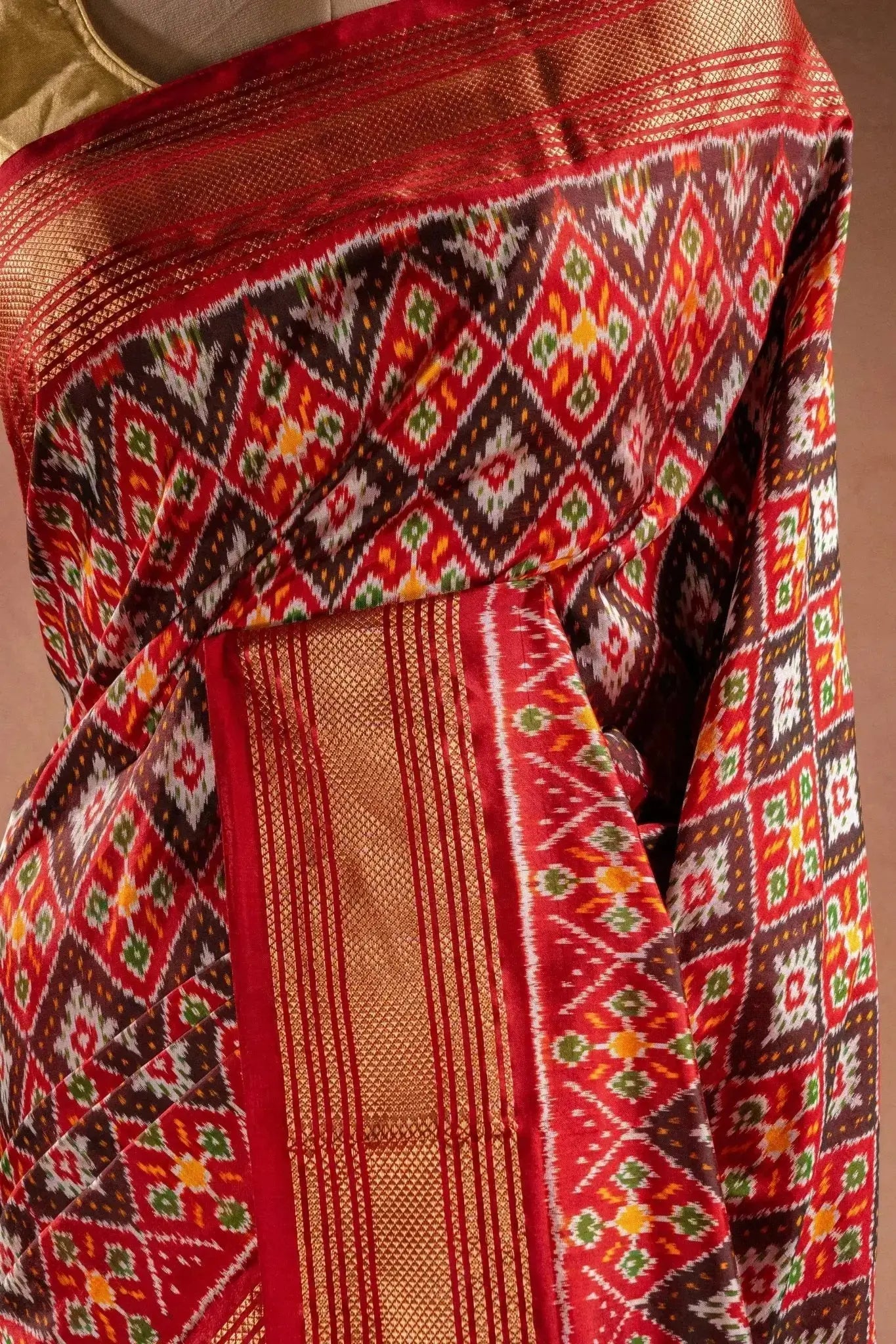 Red Pochampally Silk Saree with Diamond Ikat Weave that-saree-shop.myshopify.com