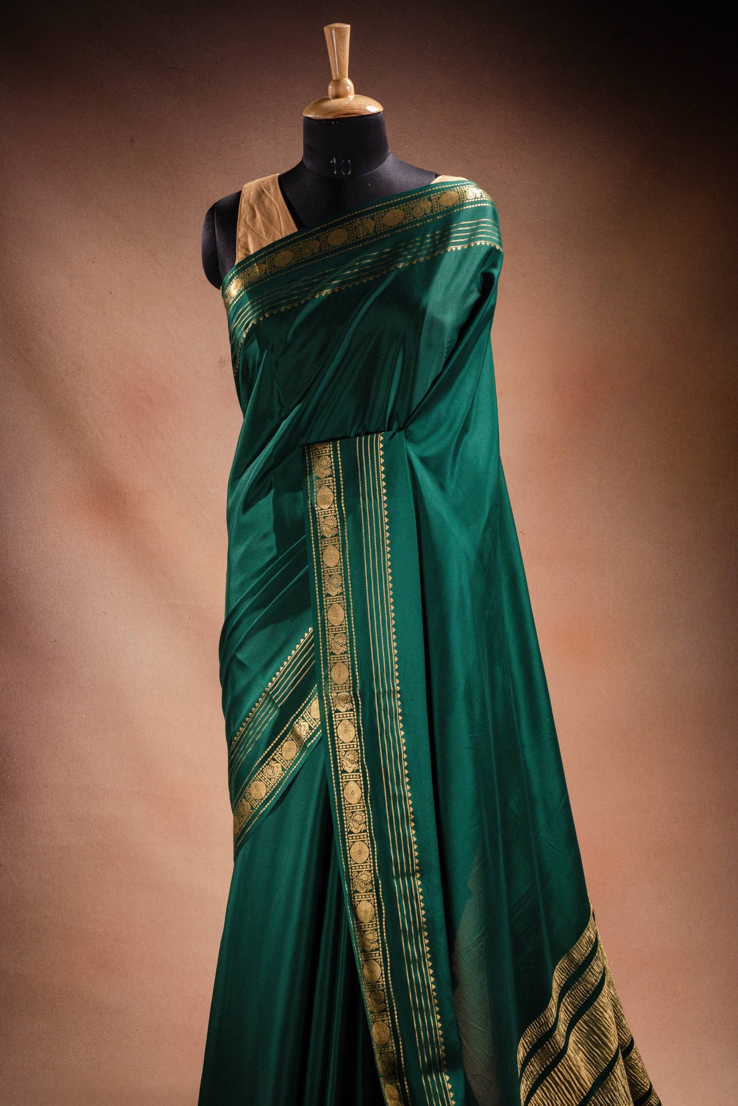 Green Crepe Silk Saree with Rich Pallu
