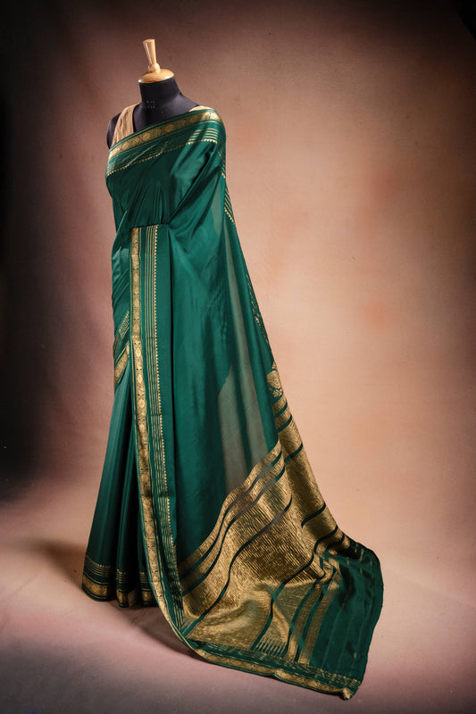Green Crepe Silk Saree with Rich Pallu
