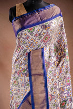 White Pochampally Saree with Blue Border that-saree-shop.myshopify.com