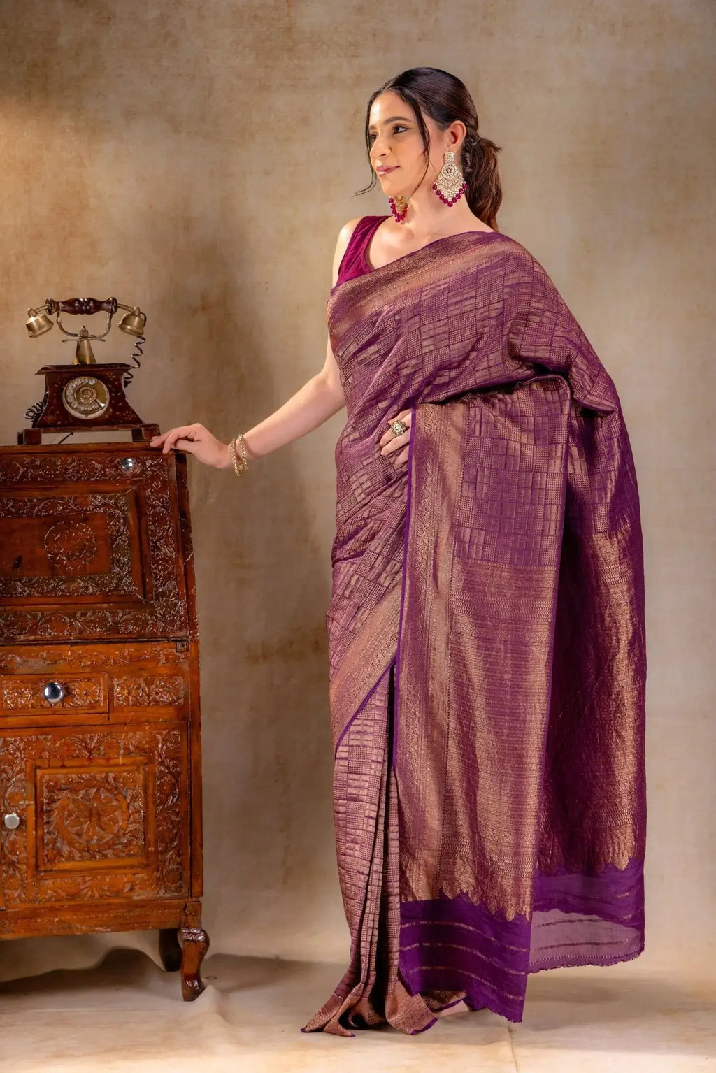 Wine Purple Crepe Silk Sare Vat Dyed with Zari Checkered Weave that-saree-shop.myshopify.com