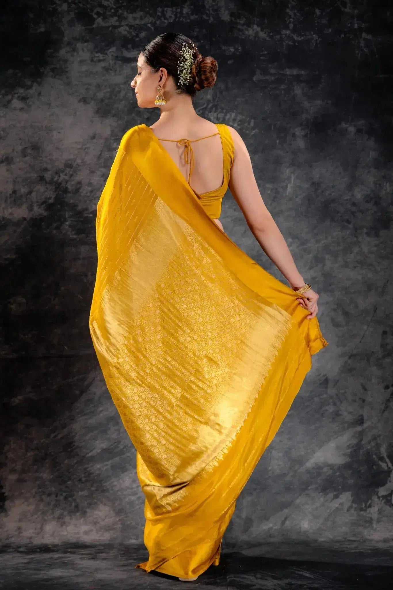 Yellow Crepe Silk Saree that-saree-shop.myshopify.com